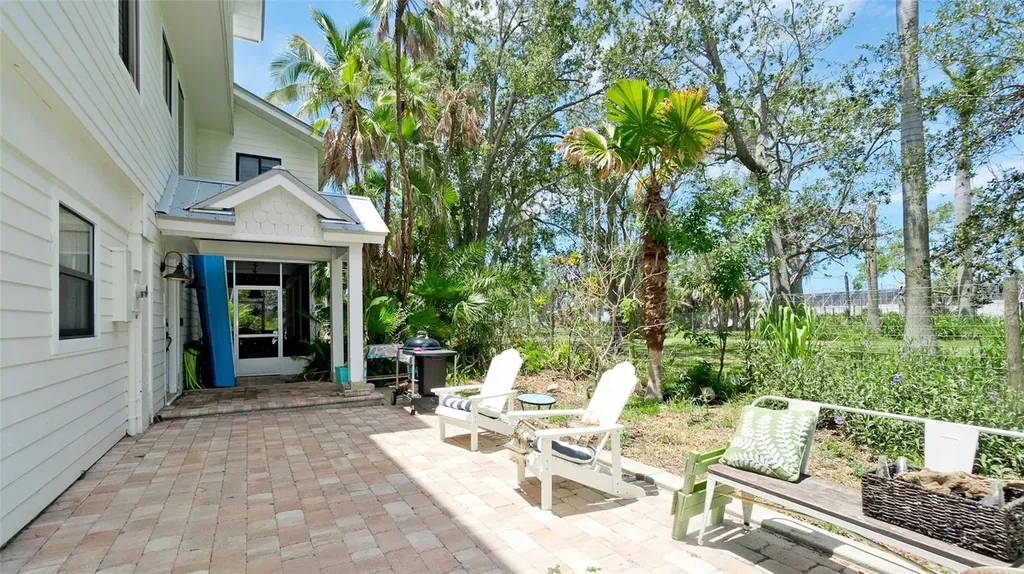 9403 9th Avenue NW Bradenton FL 34209