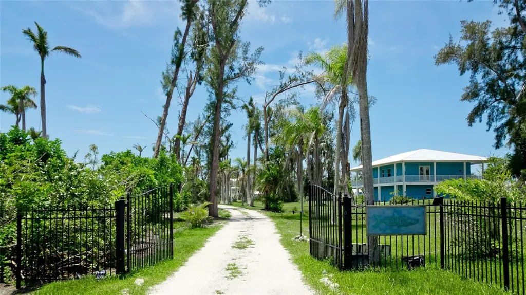 9403 9th Avenue NW Bradenton FL 34209