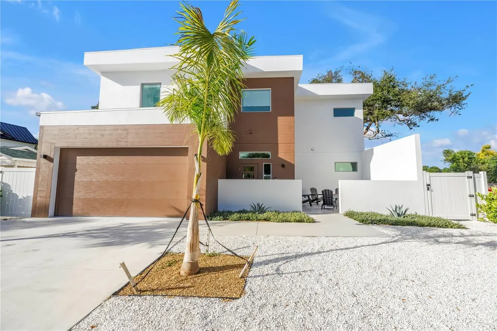 2065 Goldenrod Street Sarasota FL 34239