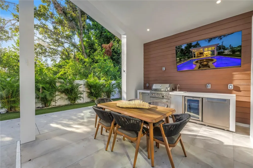 2065 Goldenrod Street Sarasota FL 34239