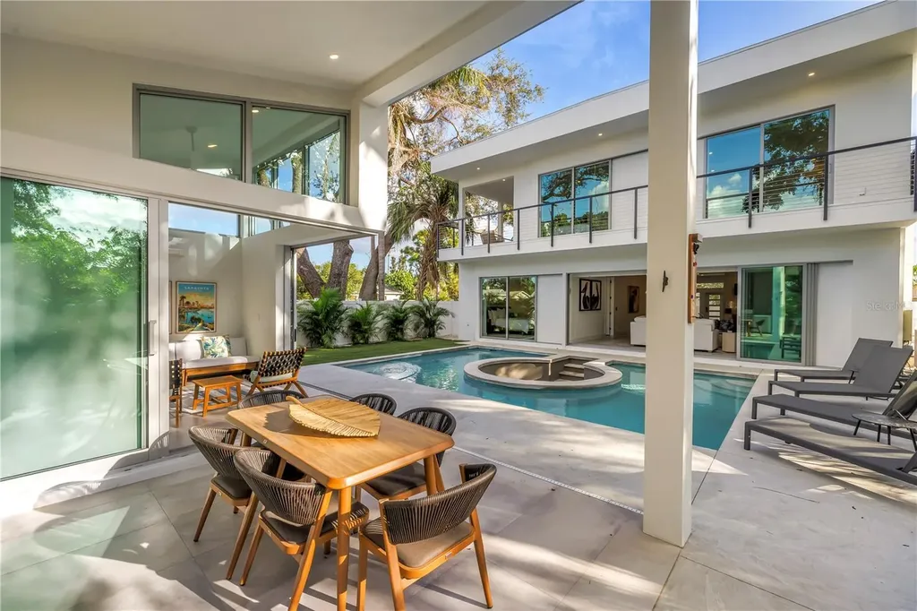 2065 Goldenrod Street Sarasota FL 34239