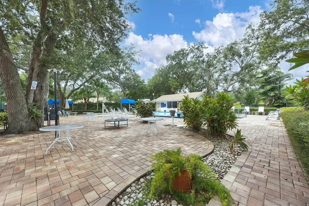 5510 Garden Lakes Oak Bradenton FL 34203