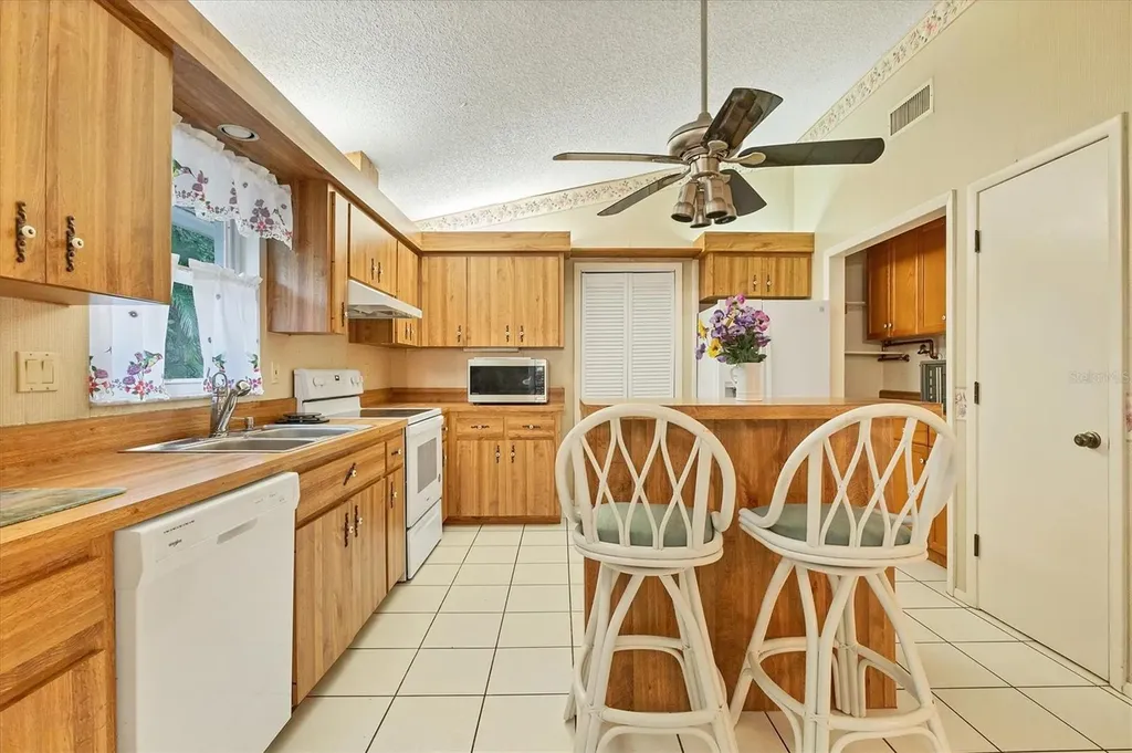 5510 Garden Lakes Oak Bradenton FL 34203