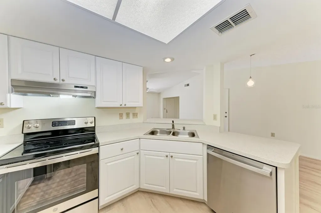 4154 Center Pointe Circle Sarasota FL 34233