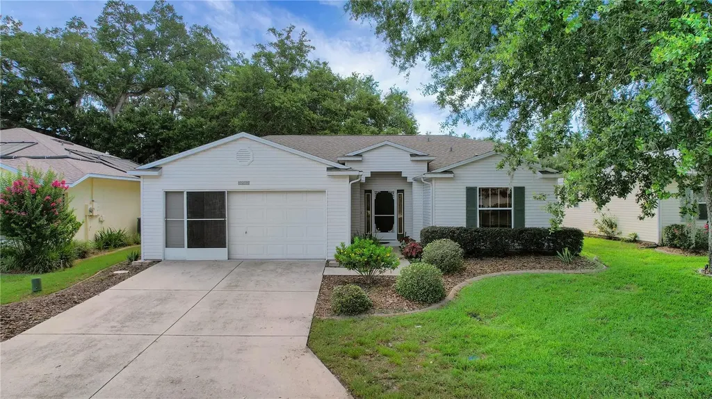 32942 Rambling Oaks Court Leesburg FL 34748