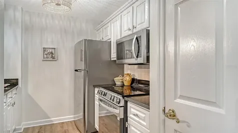 750 N Tamiami Trail Sarasota FL 34236
