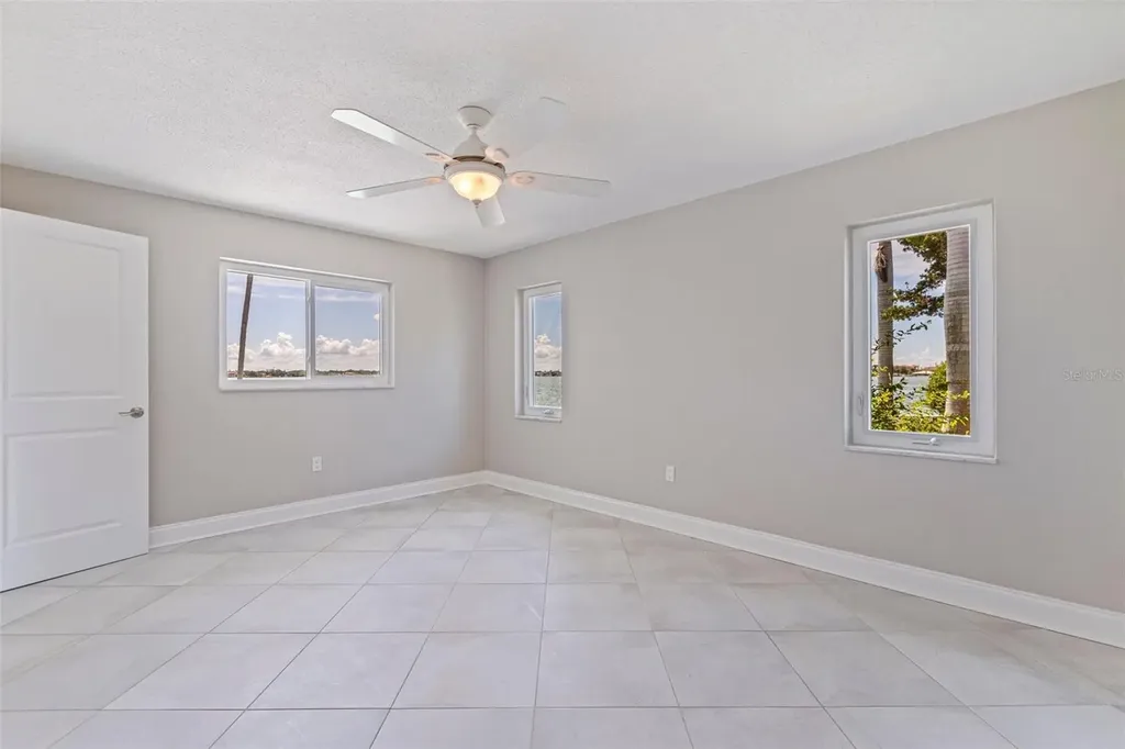 11055 7th Street E Treasure Island FL 33706