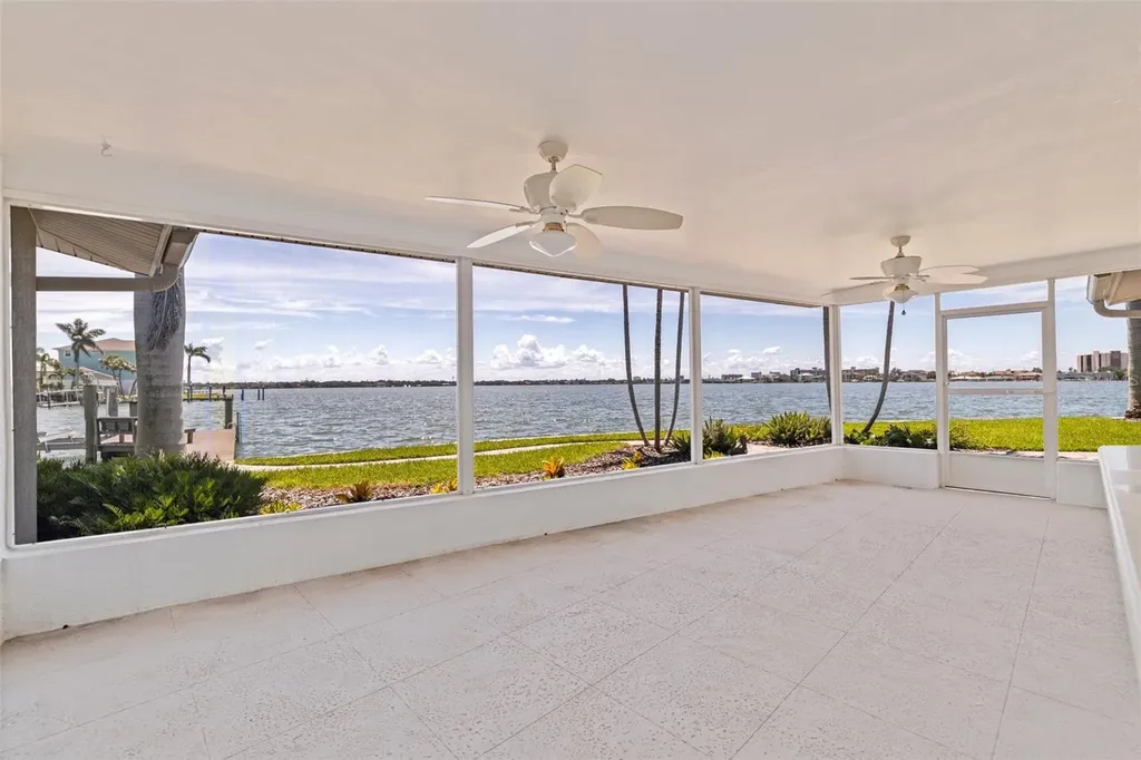 11055 7th Street E Treasure Island FL 33706