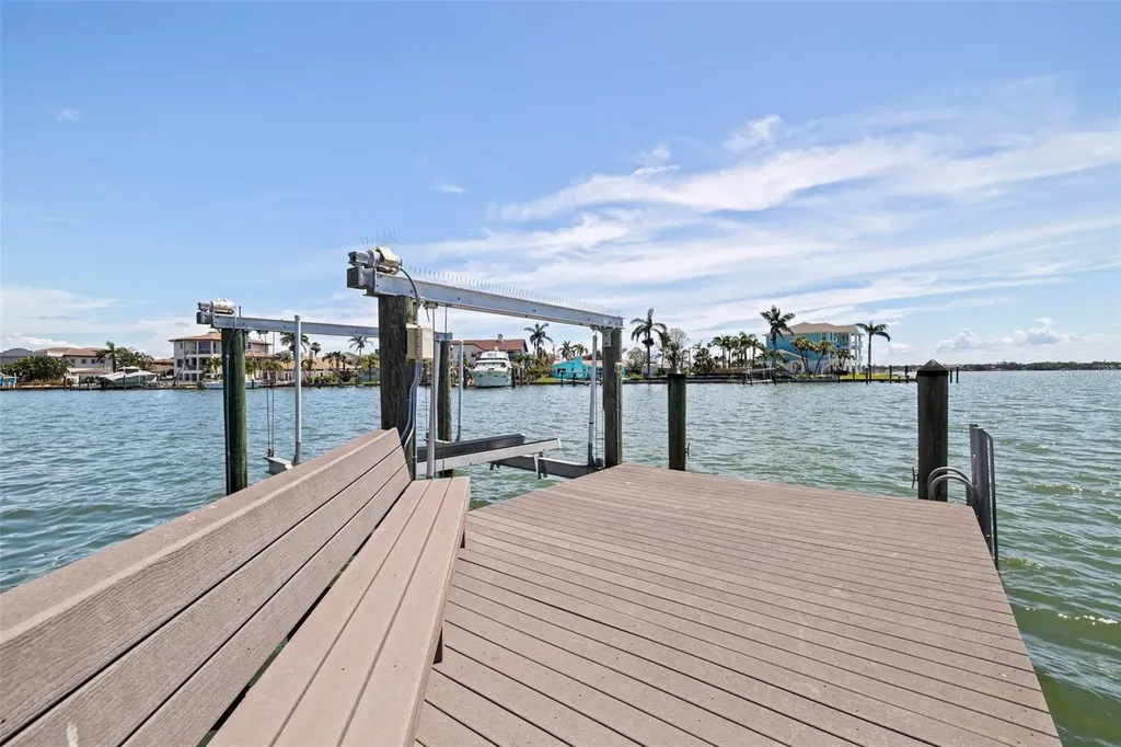 11055 7th Street E Treasure Island FL 33706