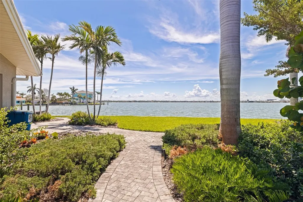11055 7th Street E Treasure Island FL 33706