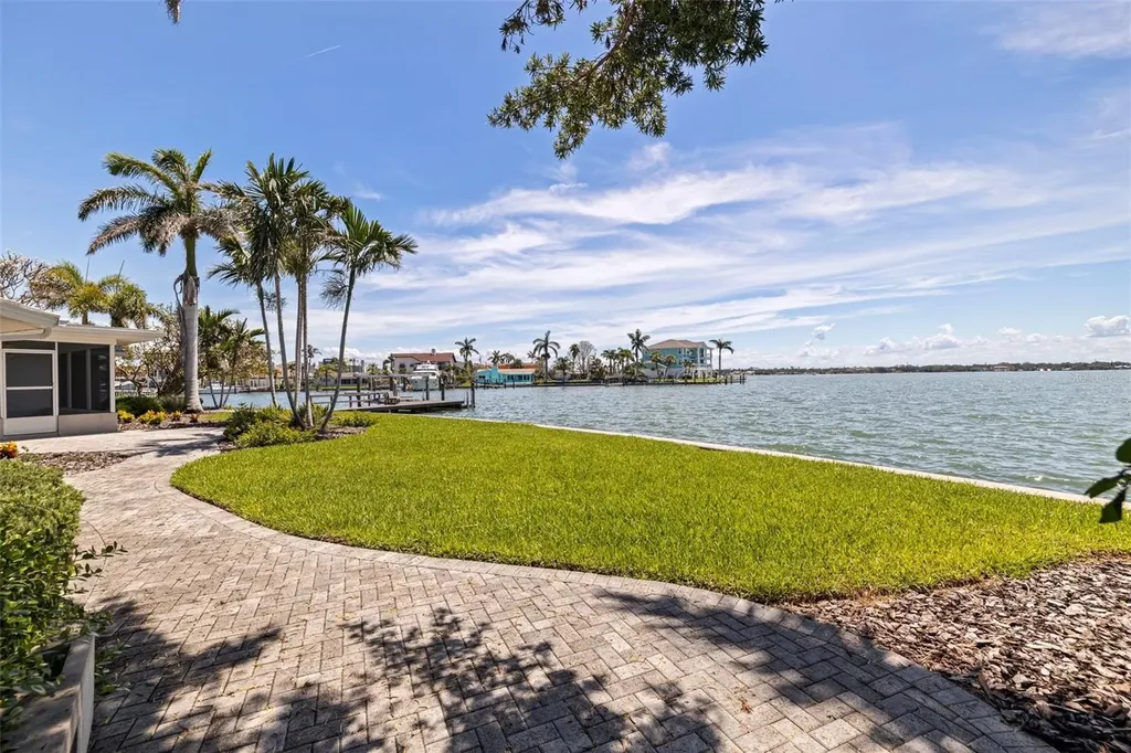 11055 7th Street E Treasure Island FL 33706