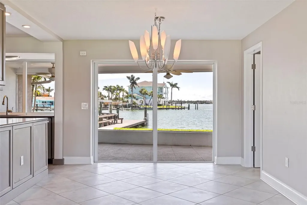 11055 7th Street E Treasure Island FL 33706