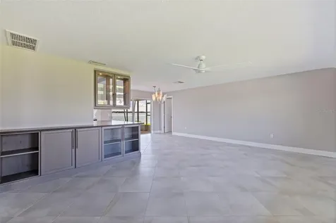 11055 7th Street E Treasure Island FL 33706