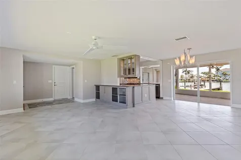 11055 7th Street E Treasure Island FL 33706