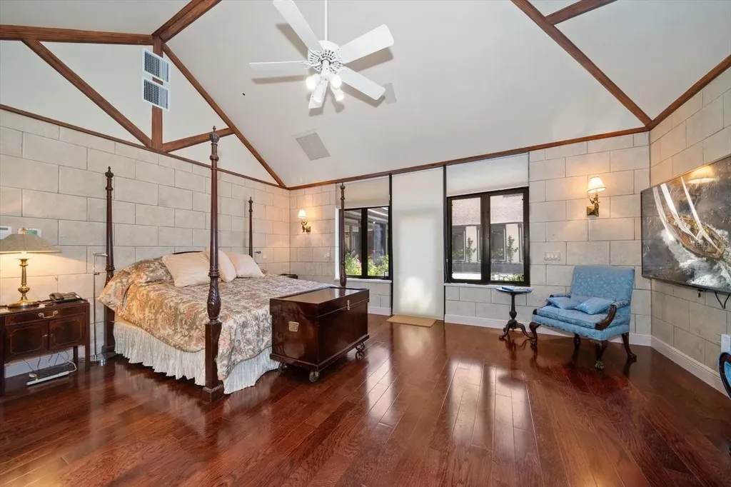 1835 Alicia Way Clearwater FL 33764