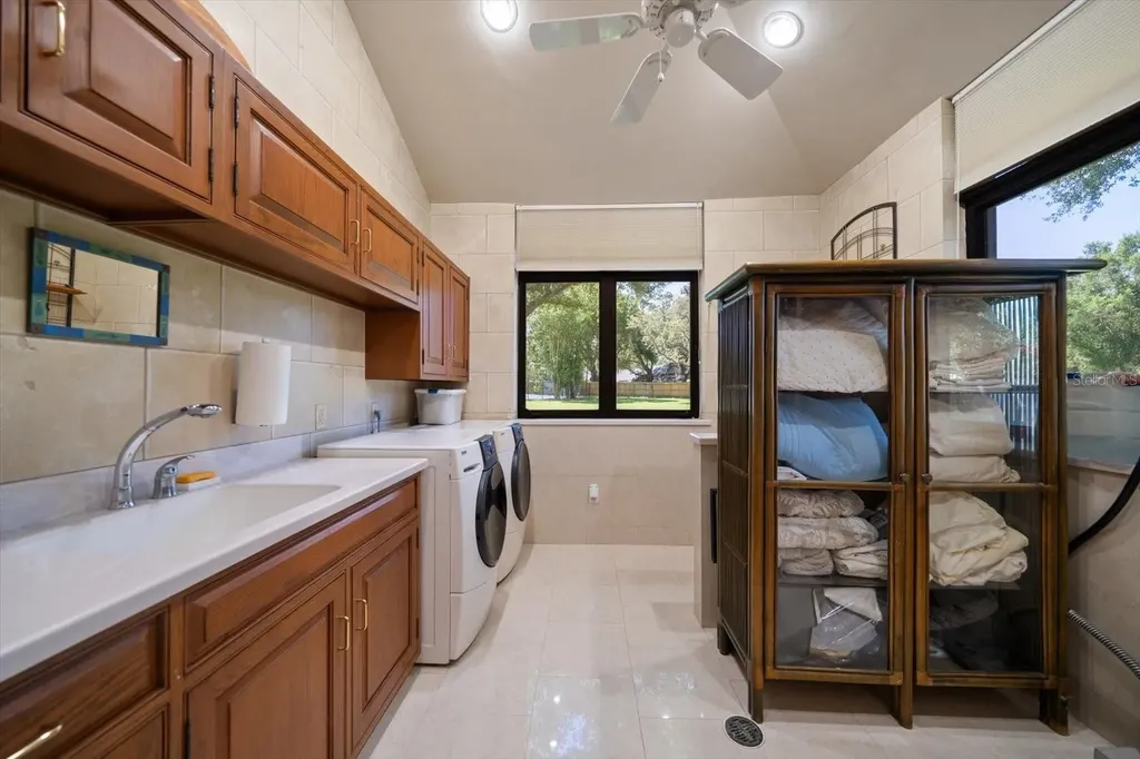 1835 Alicia Way Clearwater FL 33764
