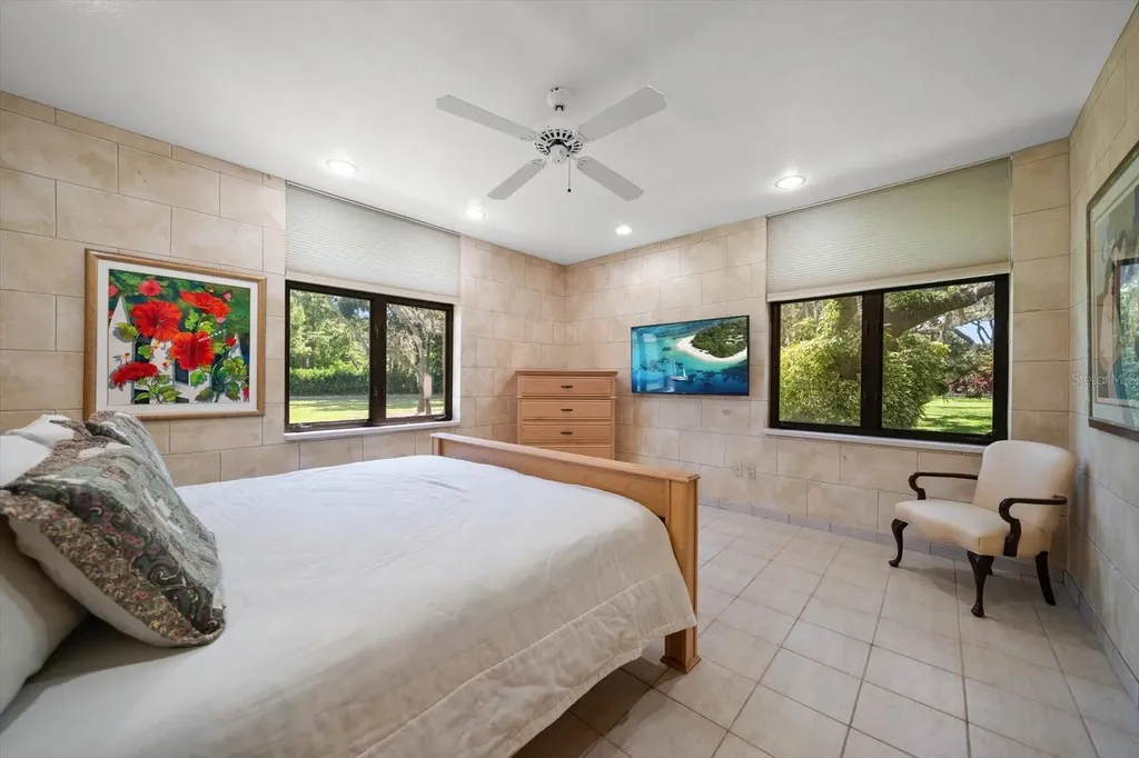 1835 Alicia Way Clearwater FL 33764