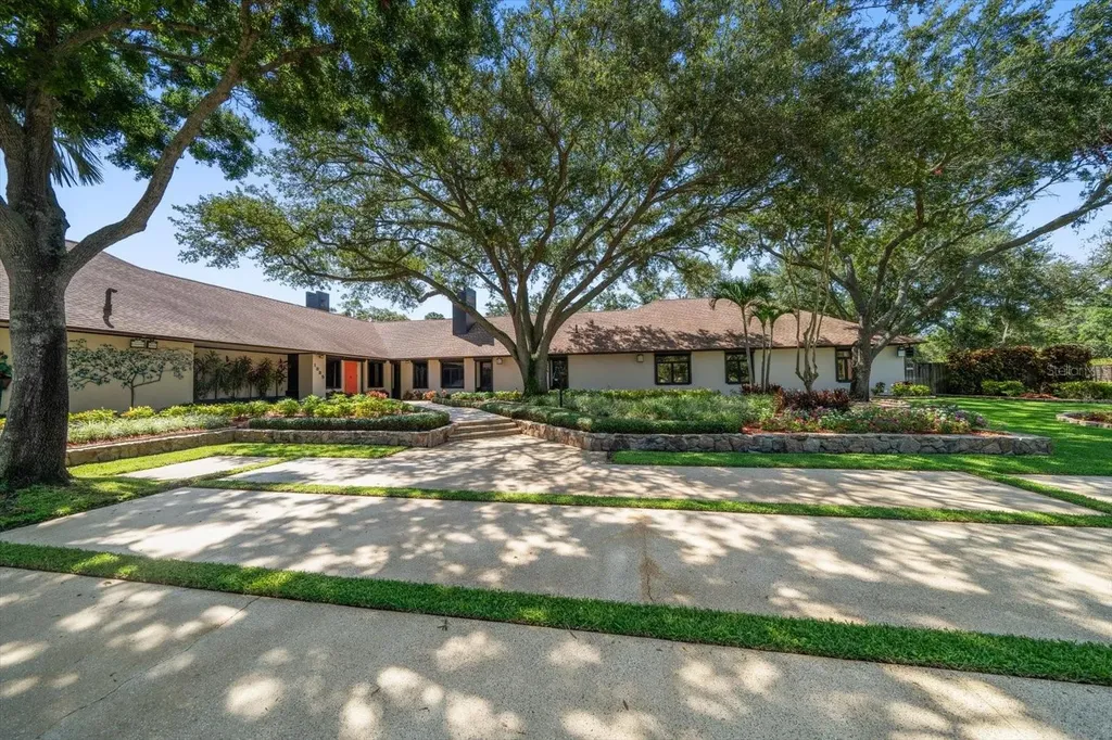 1835 Alicia Way Clearwater FL 33764