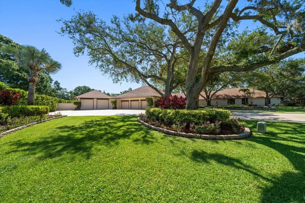 1835 Alicia Way Clearwater FL 33764