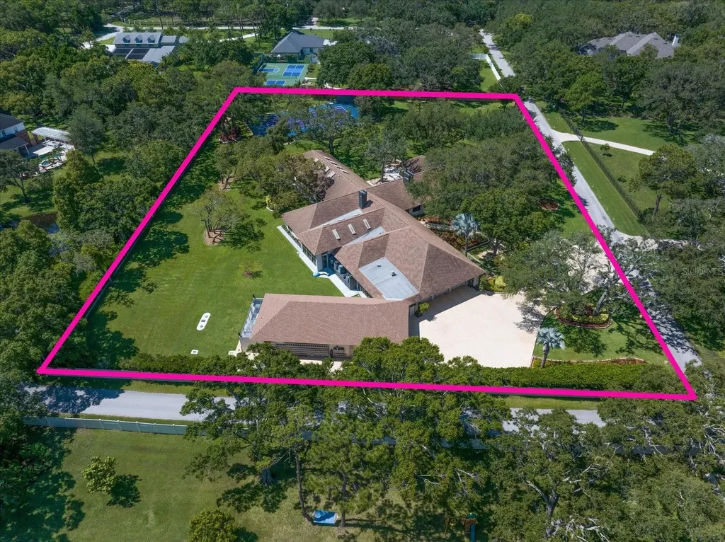 1835 Alicia Way Clearwater FL 33764