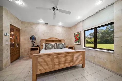 1835 Alicia Way Clearwater FL 33764