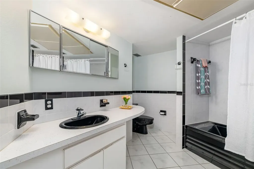 2110 Benjamin Franklin Drive Sarasota FL 34236