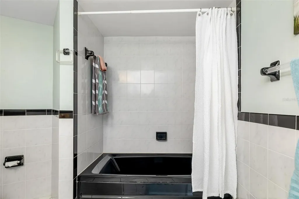 2110 Benjamin Franklin Drive Sarasota FL 34236