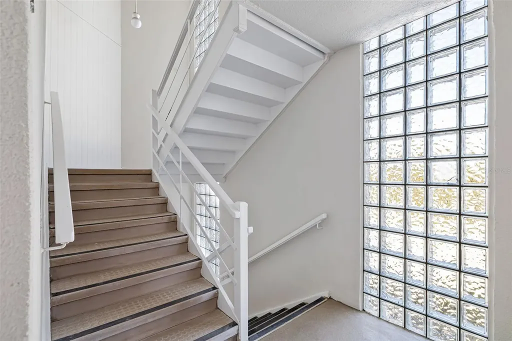 2110 Benjamin Franklin Drive Sarasota FL 34236