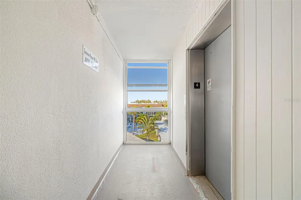 2110 Benjamin Franklin Drive Sarasota FL 34236