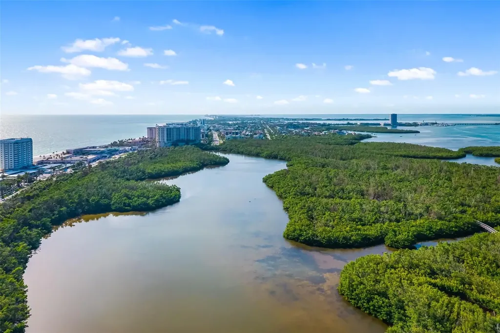 2110 Benjamin Franklin Drive Sarasota FL 34236