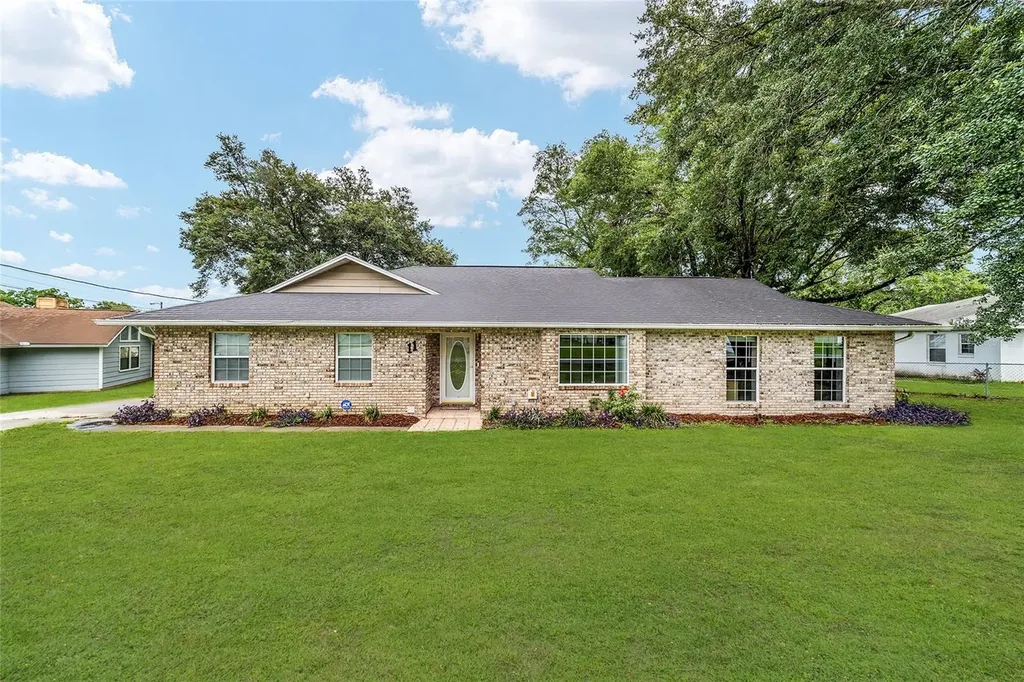 11 Almond Court Ocala FL 34472