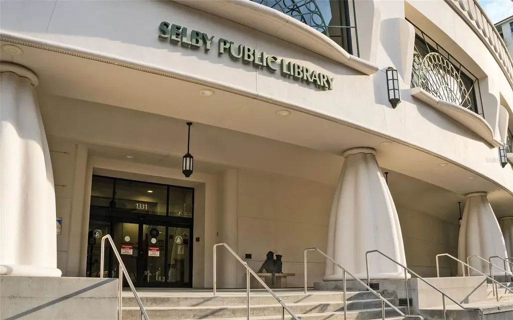 33 S Palm Avenue Sarasota FL 34236