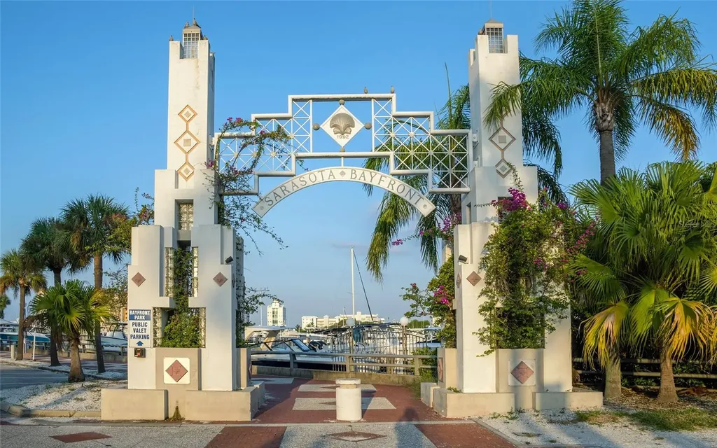 33 S Palm Avenue Sarasota FL 34236