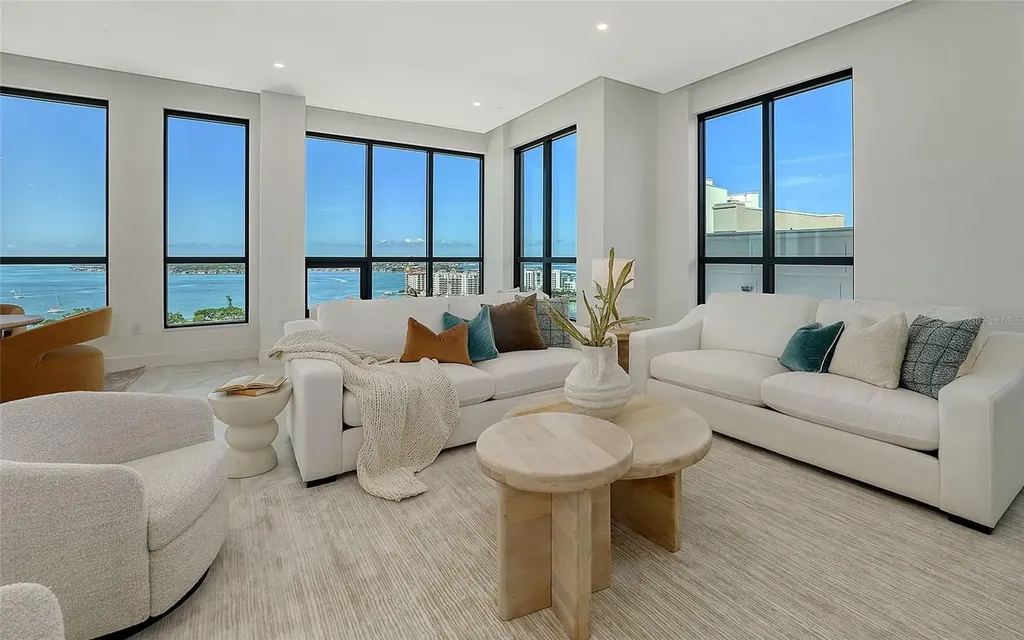 33 S Palm Avenue Sarasota FL 34236