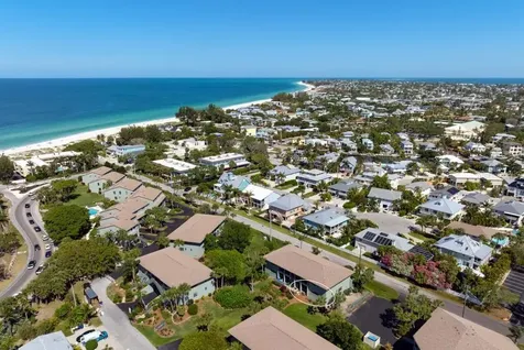 4255 Gulf Drive Holmes Beach FL 34217