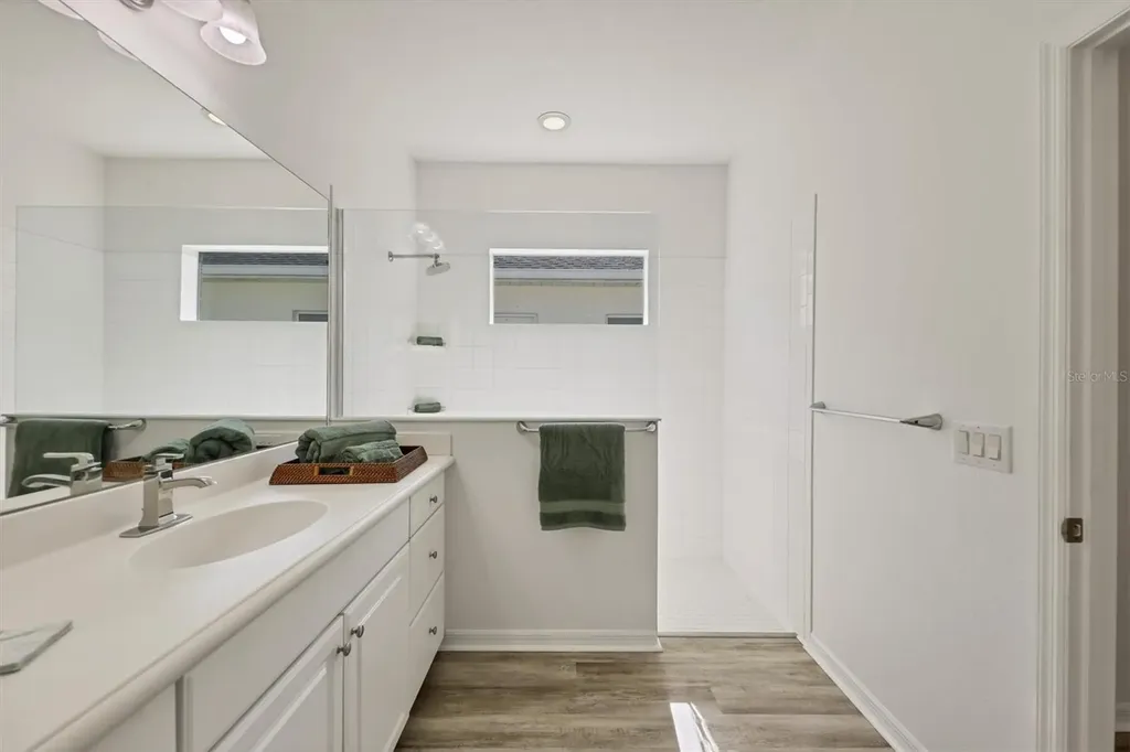 4806 Lake Breeze Terrace Sarasota FL 34243