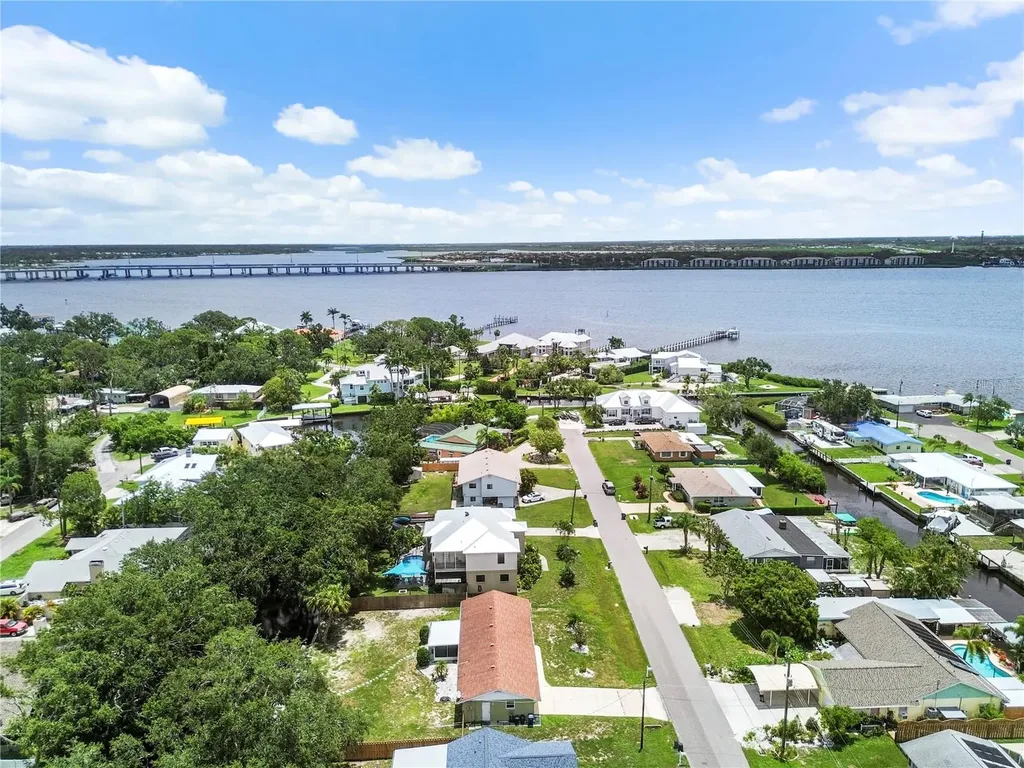 4612 8th Street Court E Ellenton FL 34222
