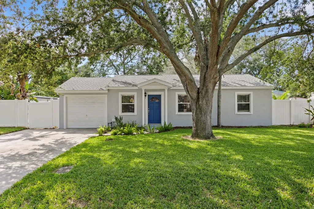 4717 W Anita Boulevard Tampa FL 33611