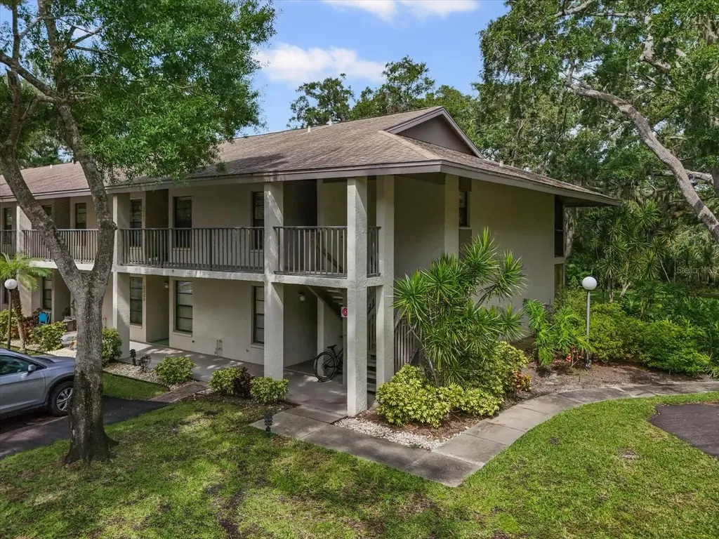3003 Quail Hollow Sarasota FL 34235