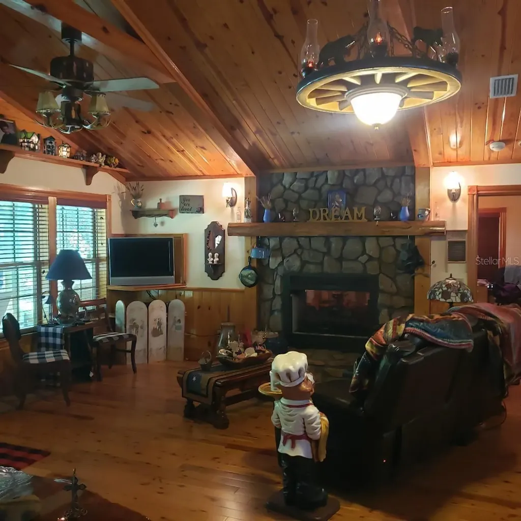 28063 31st Road Branford FL 32008