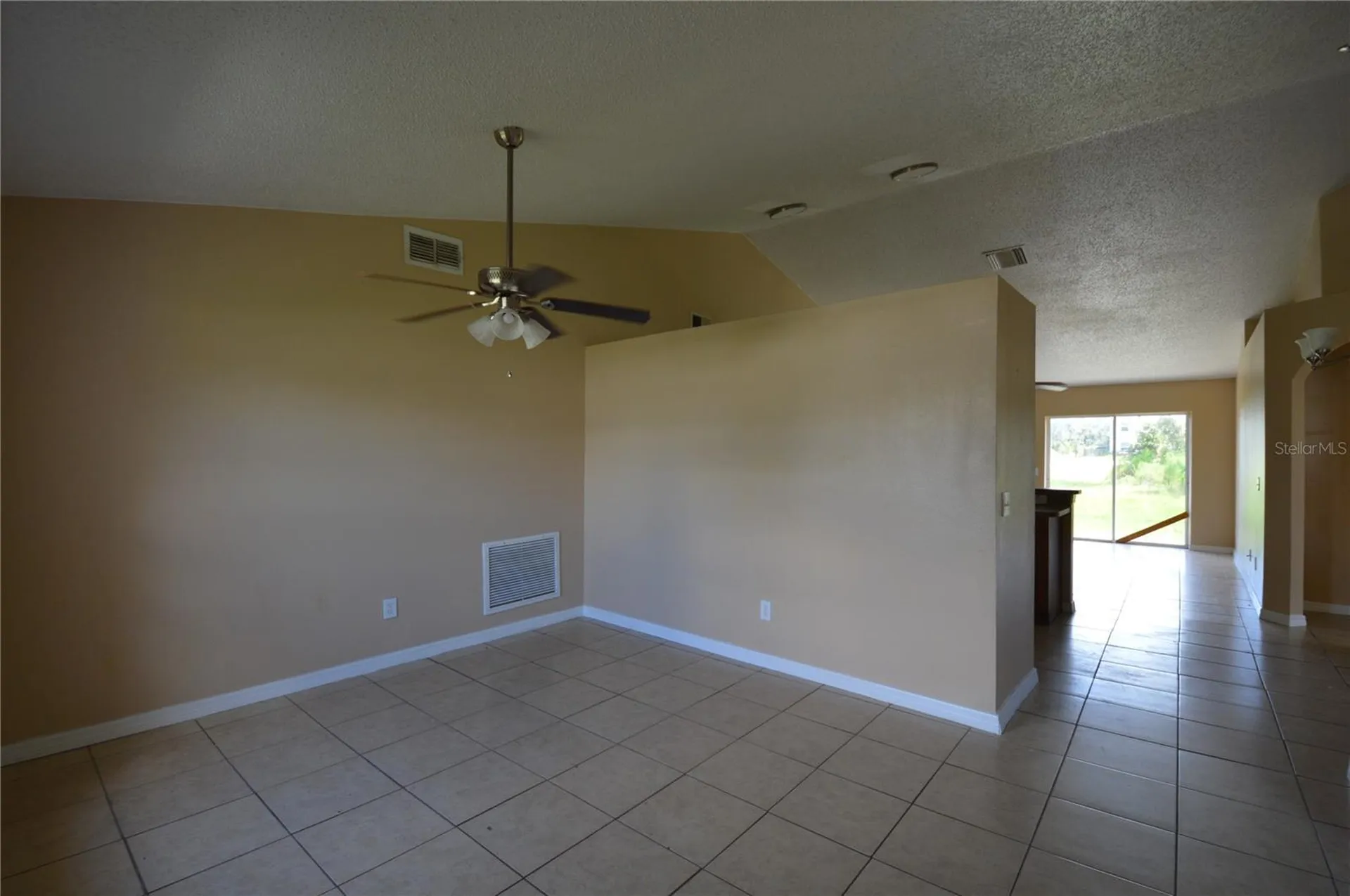 1207 Atlantic Court Kissimmee FL 34759