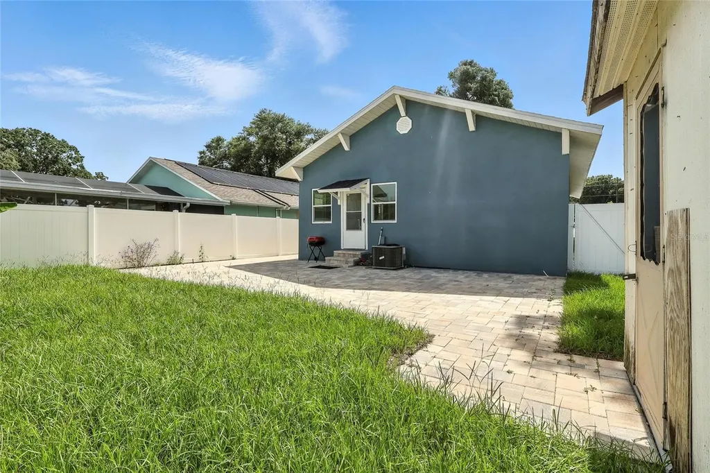 7012 N Hubert Avenue Tampa FL 33614