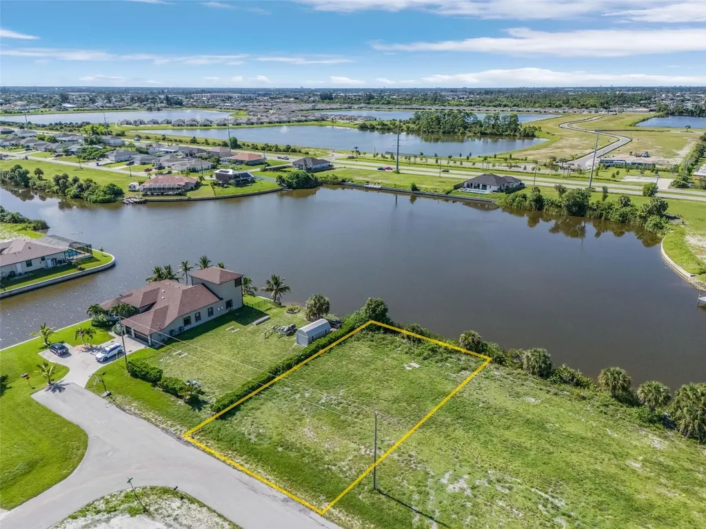 1216 NW 9th Street Cape Coral FL 33993