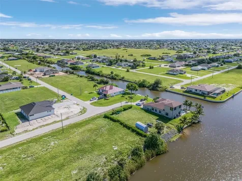 1216 NW 9th Street Cape Coral FL 33993