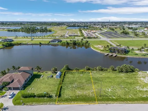 1216 NW 9th Street Cape Coral FL 33993