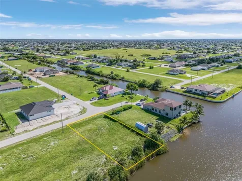 1216 NW 9th Street Cape Coral FL 33993
