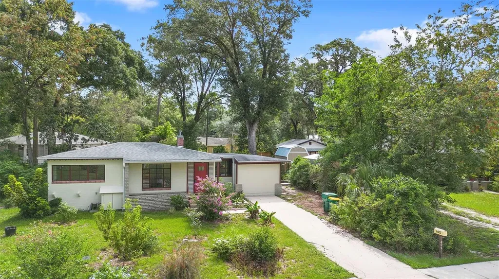 605 N Kentucky Avenue Deland FL 32724