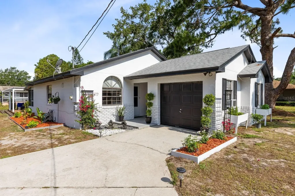 106 Edgewater Drive St Cloud FL 34769
