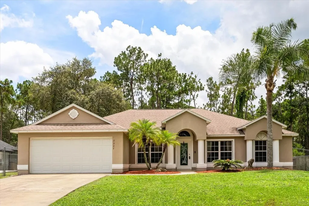 2327 Whitehorse Street Deltona FL 32738