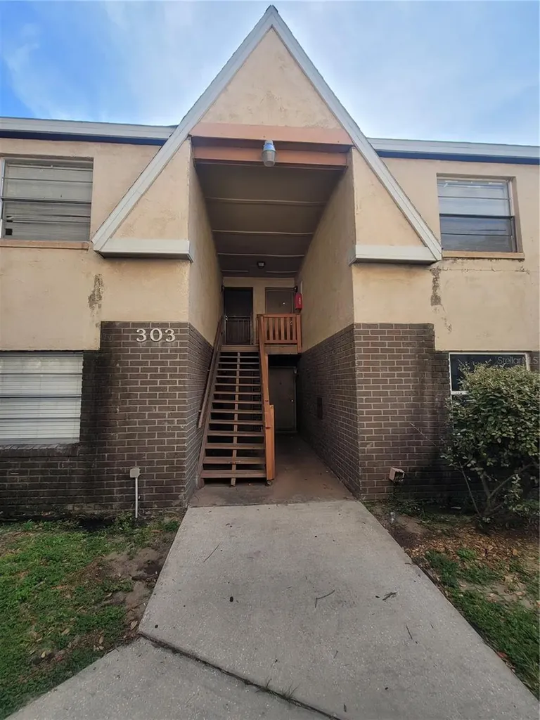 303 E Whitehall Court Tampa FL 33604